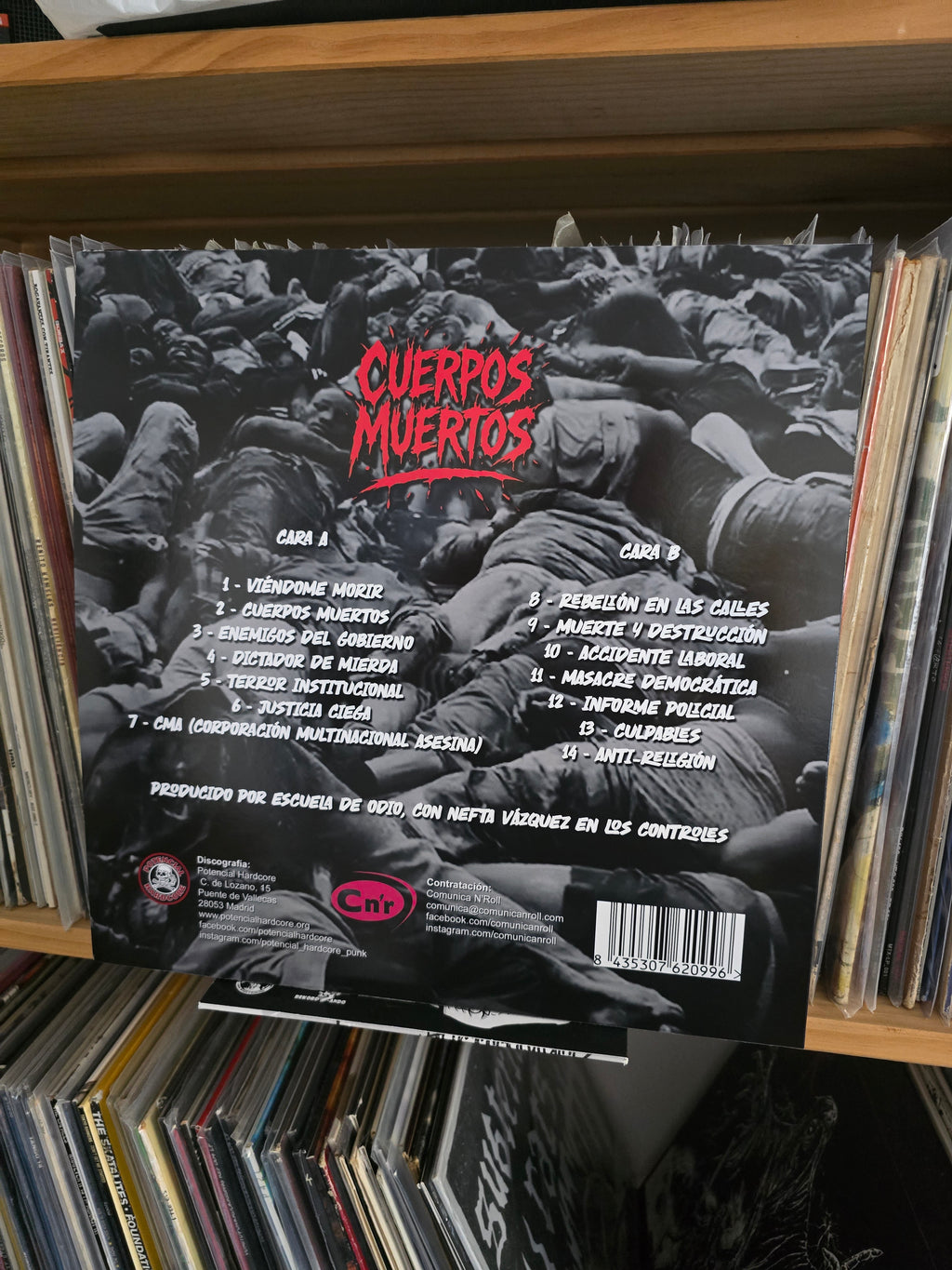 ESCUELA DE ODIO "CUERPOS MUERTOS"