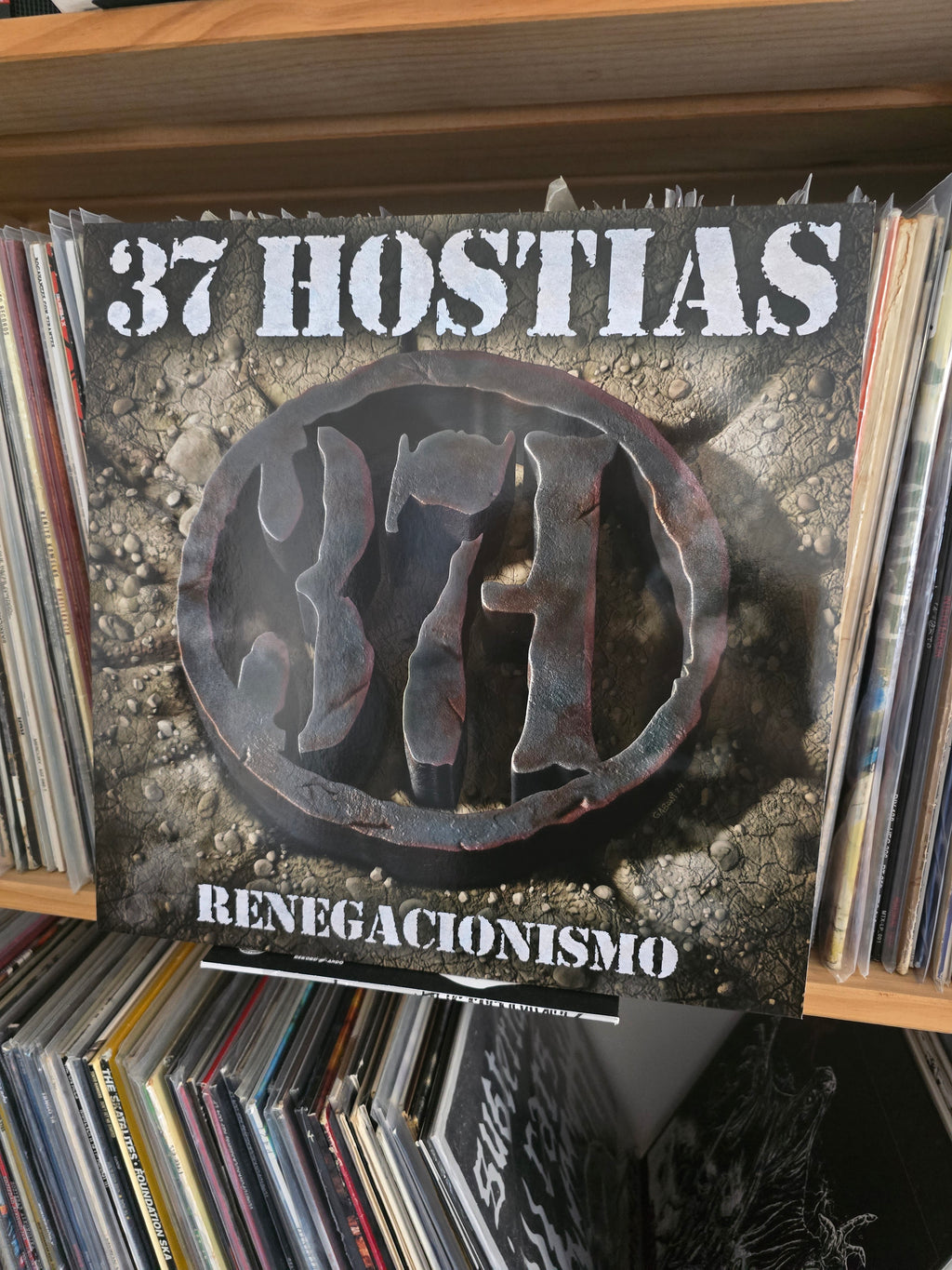 37 HOSTIAS "RENEGACIONISMO"